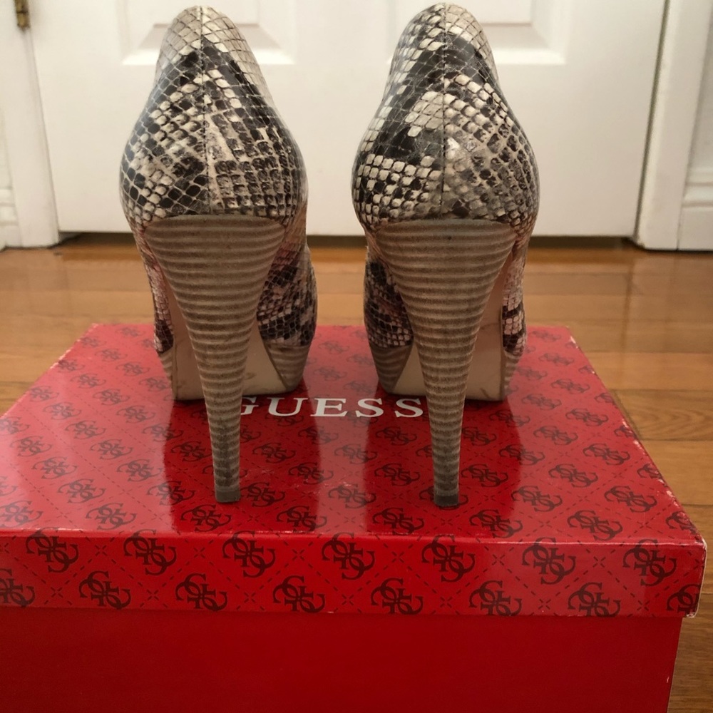 Guess Gwadrienale leather shoes size 7.5M - Picture 6 of 9